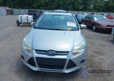 2013 Ford Focus Se z USA, uszkodzony, nr VIN 1FADP3F2XDL193629